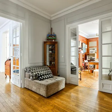 A Prestigious Location In París