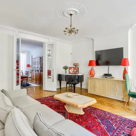 A Prestigious Location In Apartment *