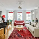 A Prestigious Location In 公寓