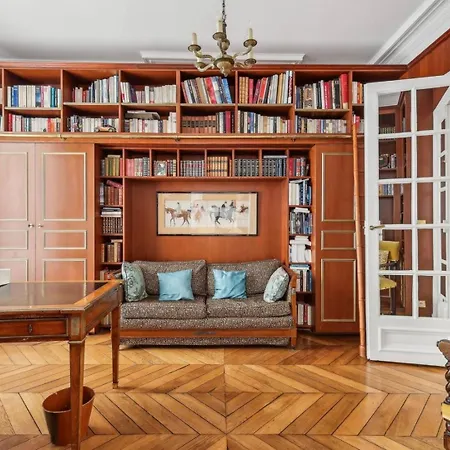 A Prestigious Location In Appartamento