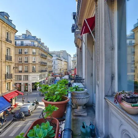 A Prestigious Location In Appartamento Parigi